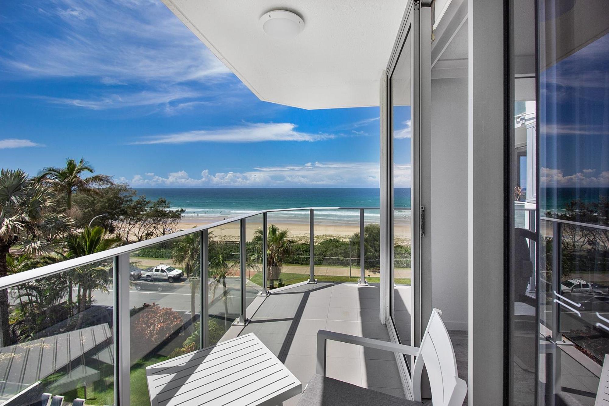 Boulevard Towers On Broadbeach Guldkusten Exteriör bild