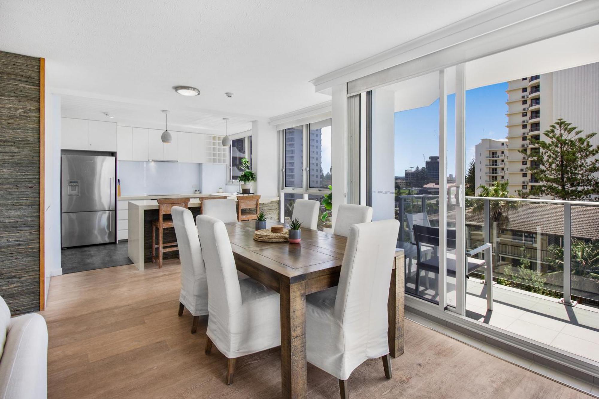 Boulevard Towers On Broadbeach Guldkusten Rum bild