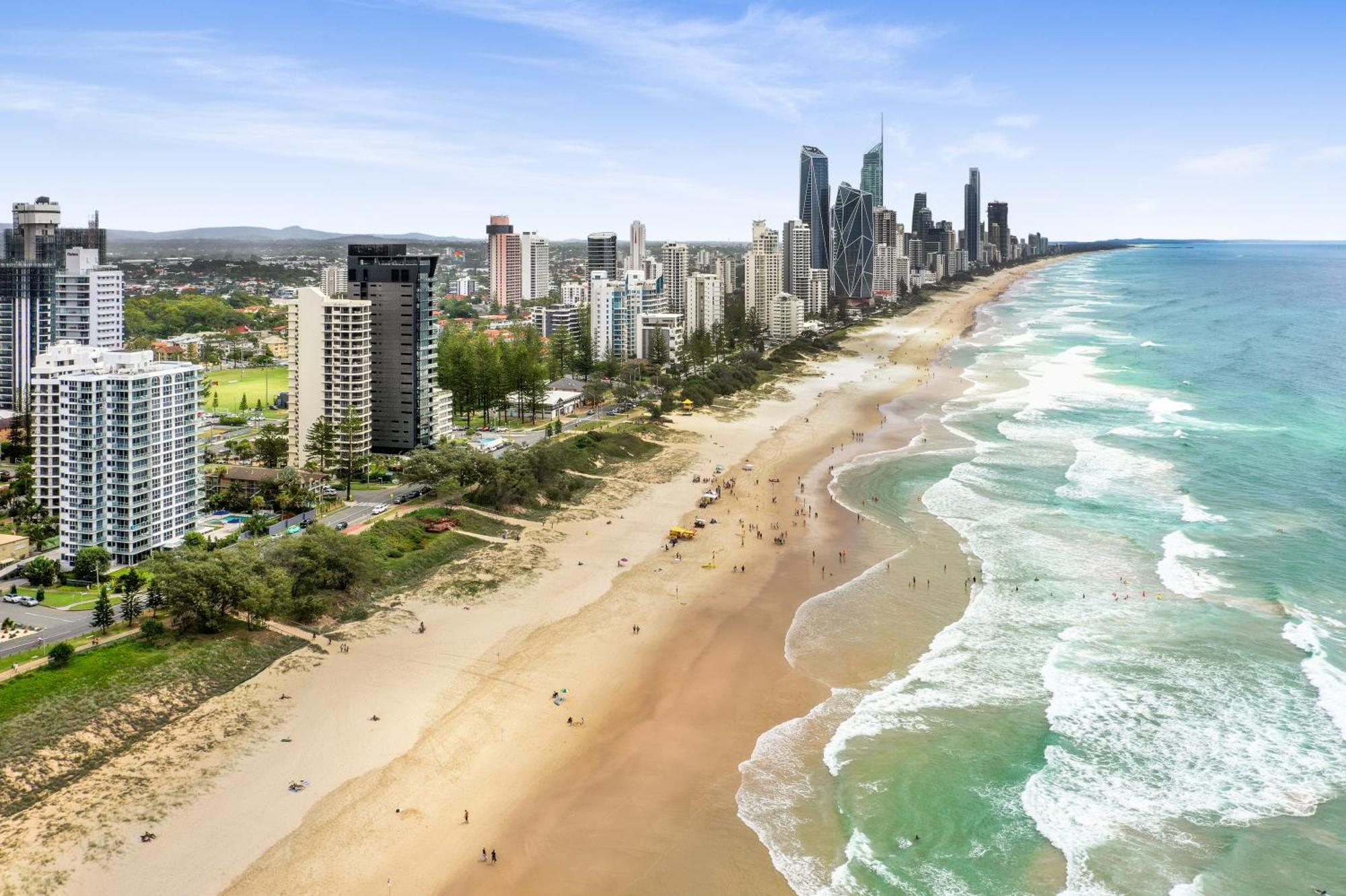 Boulevard Towers On Broadbeach Guldkusten Exteriör bild