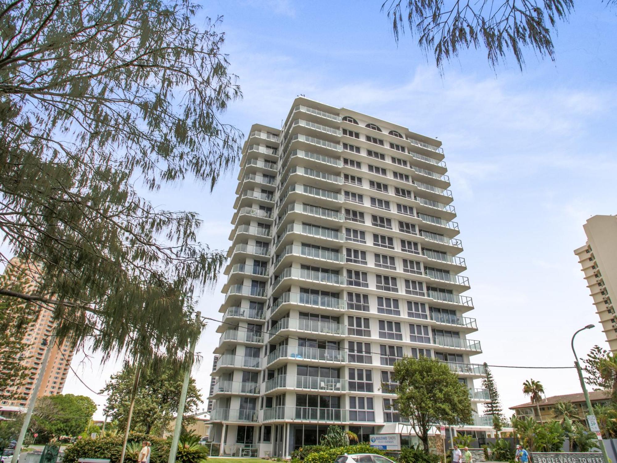 Boulevard Towers On Broadbeach Guldkusten Exteriör bild