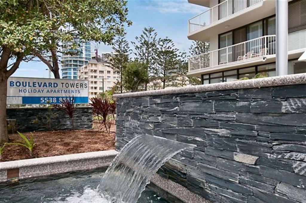 Boulevard Towers On Broadbeach Guldkusten Exteriör bild