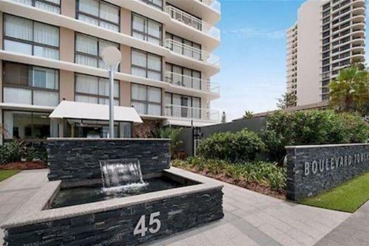 Boulevard Towers On Broadbeach Guldkusten Exteriör bild