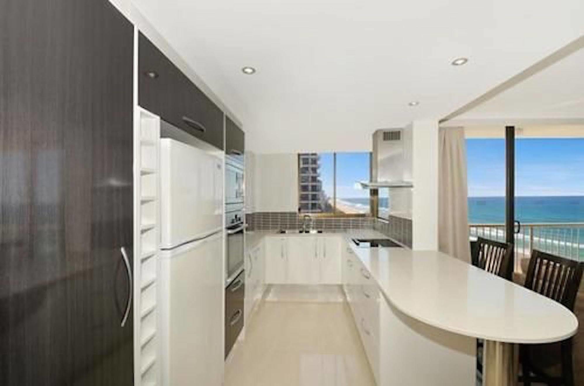 Boulevard Towers On Broadbeach Guldkusten Exteriör bild
